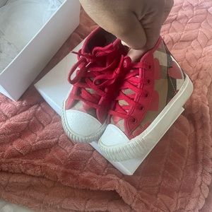 Burberry sneakers size 24